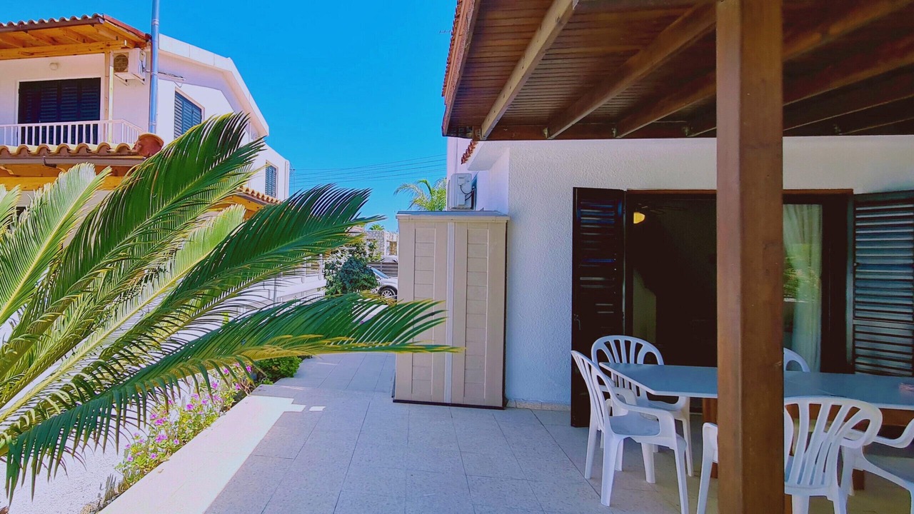 Photo of Outdoor in Meneou