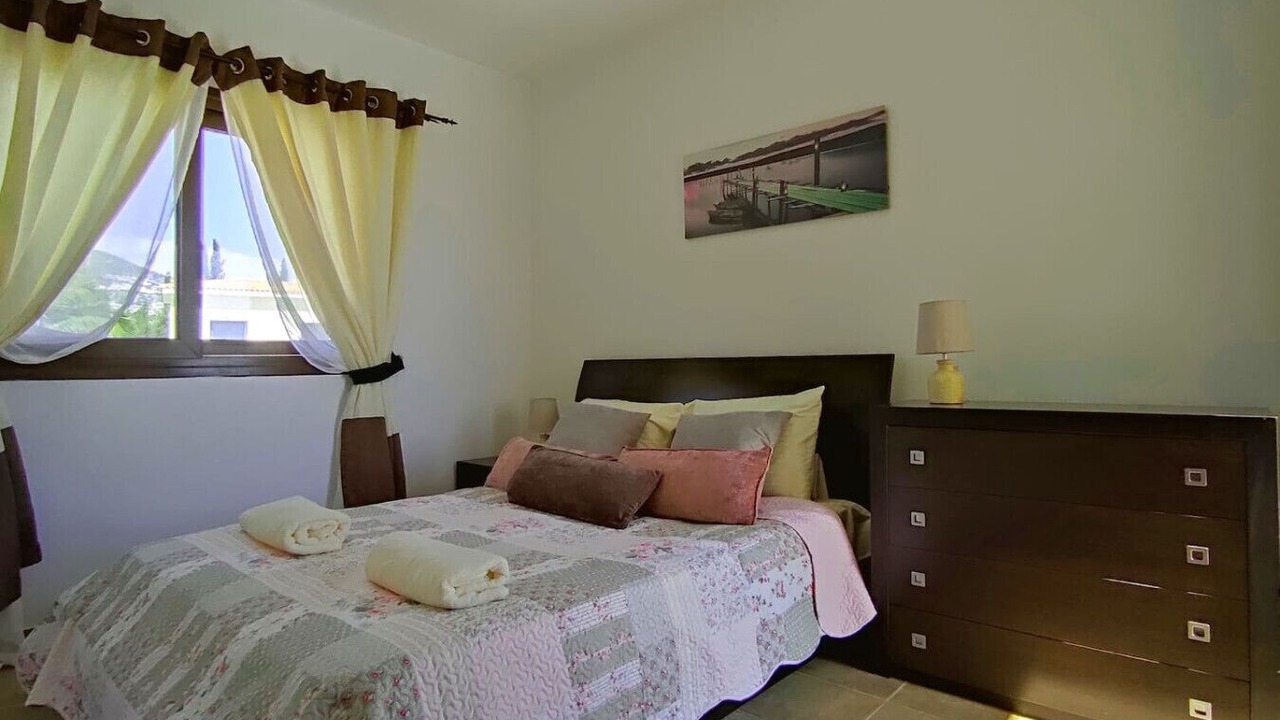 Photo of Bedroom in Peyia Town