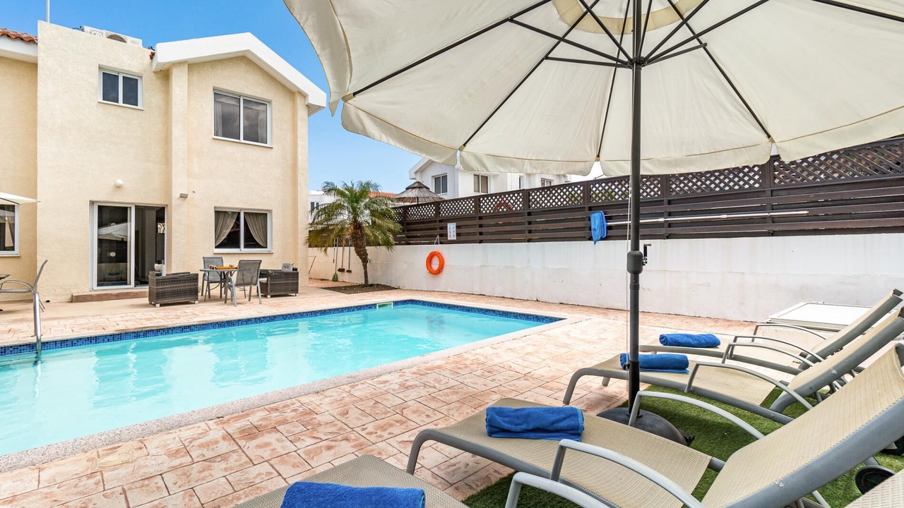 Photo of Others in Pernera