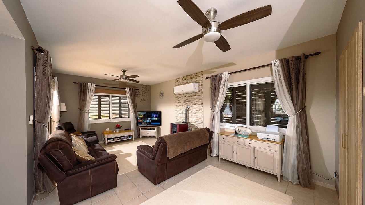 Photo of Livingroom in Peyia Town