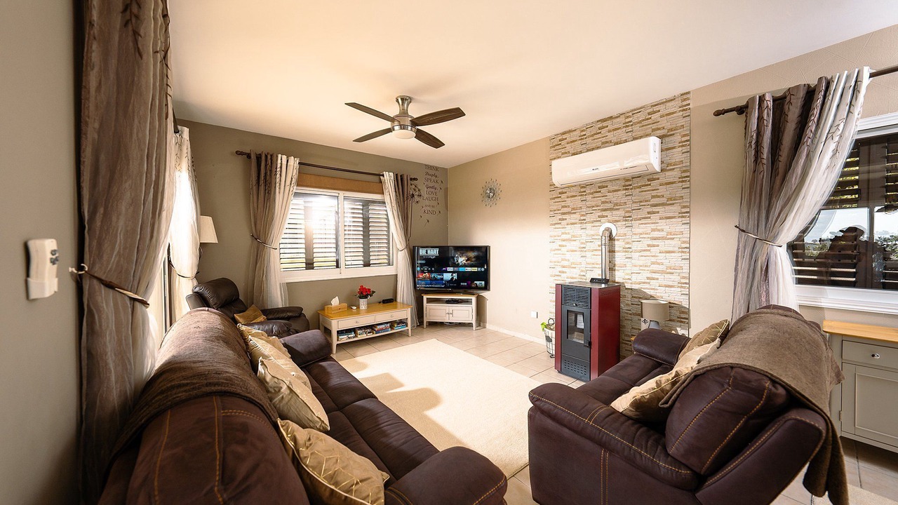 Photo of Livingroom in Peyia Town