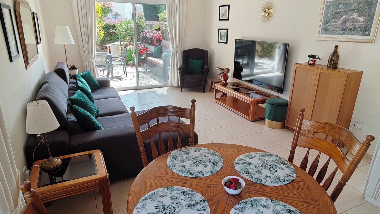 Photo of Livingroom in Peyia Town