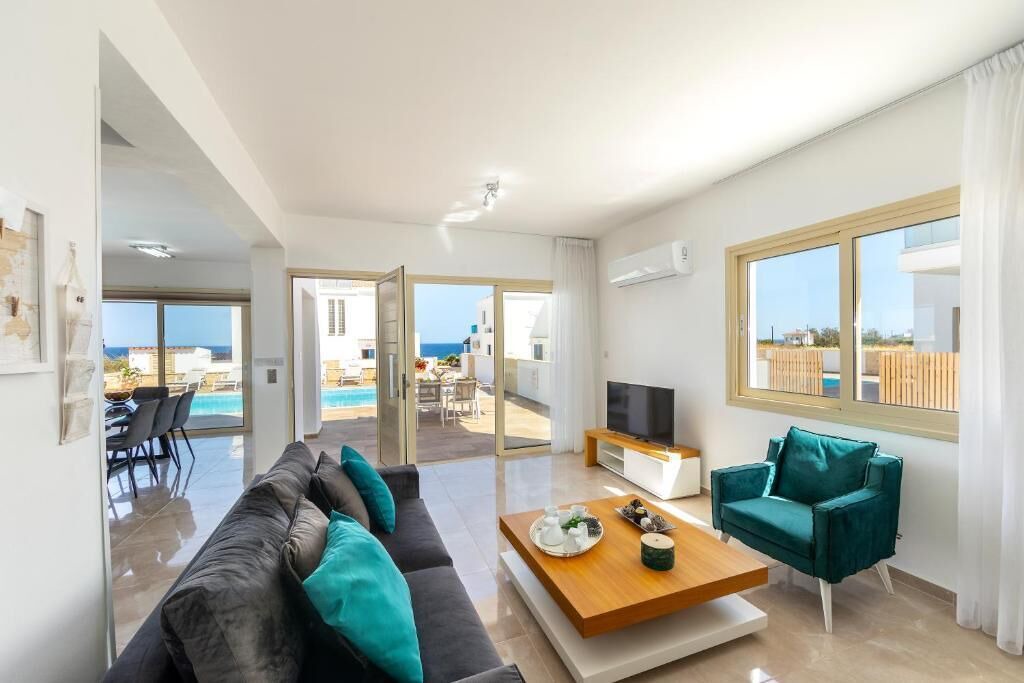 Photo of Livingroom in Pomos