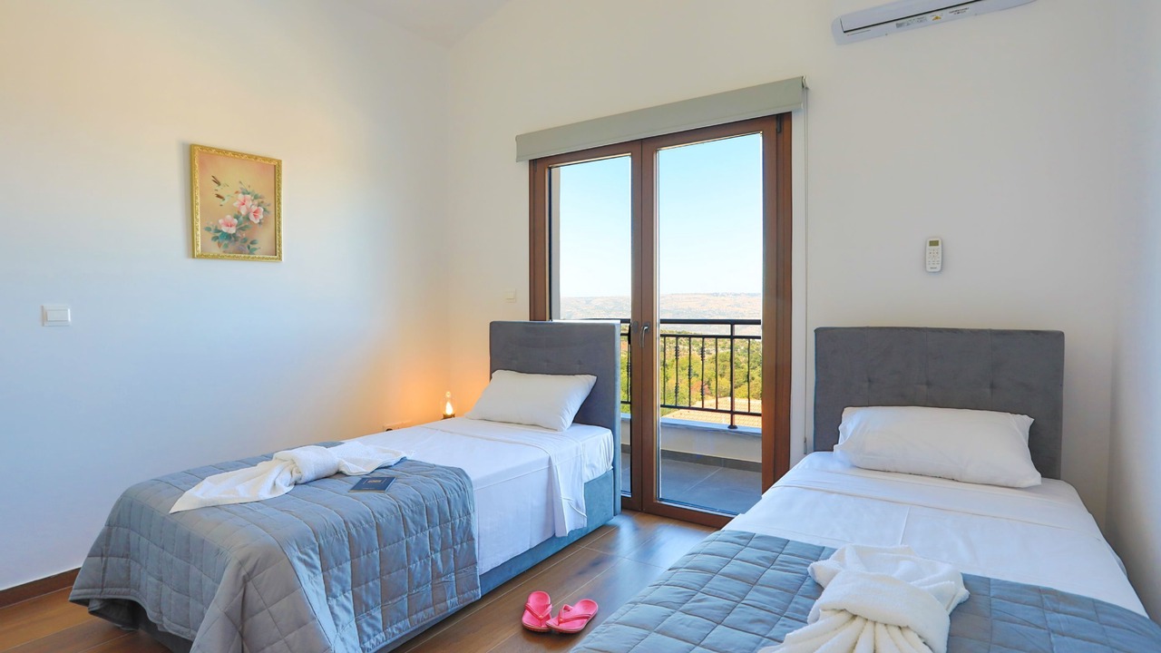 Photo of Bedroom in Meladeia