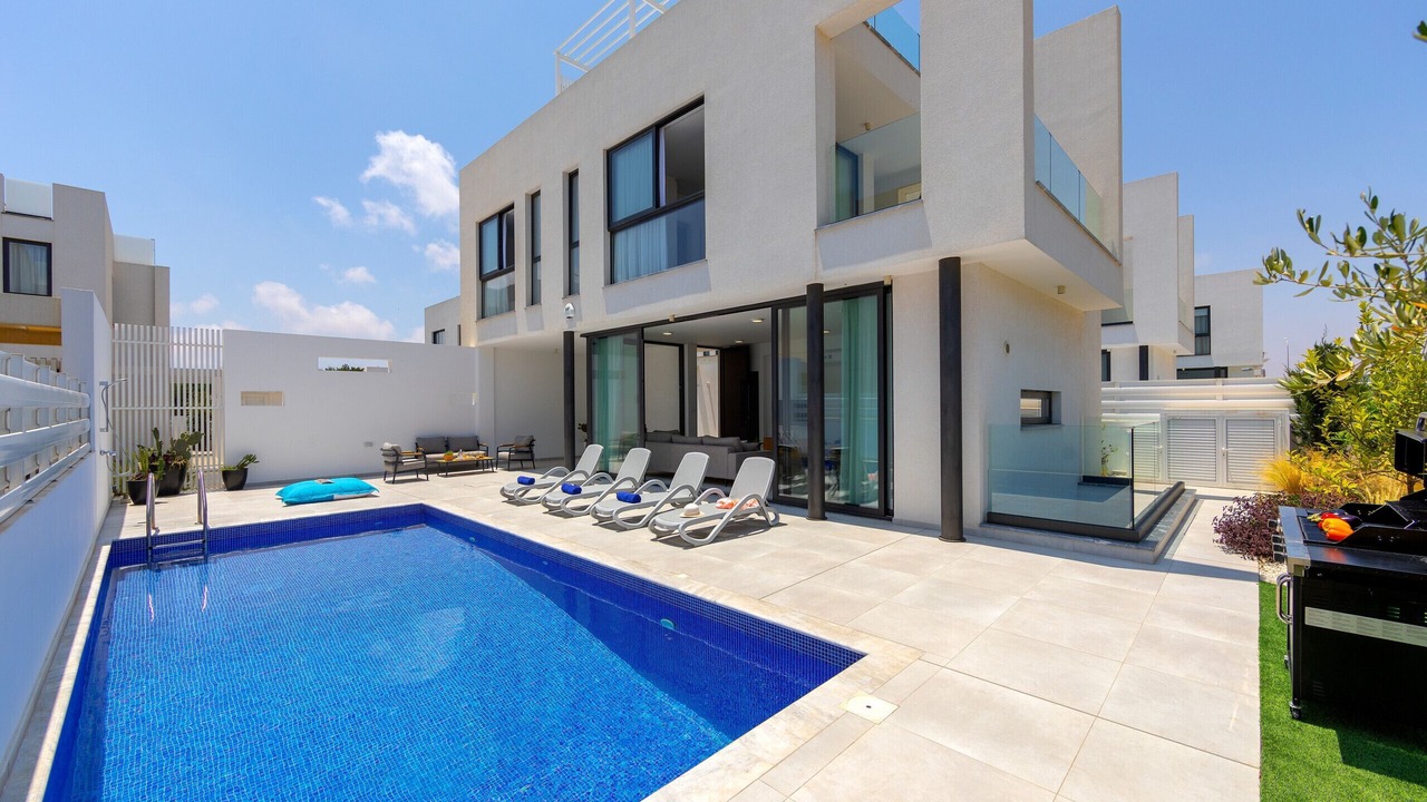 Photo of Outdoor in Pernera