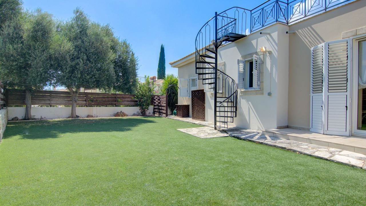 Photo of Outdoor in Polis