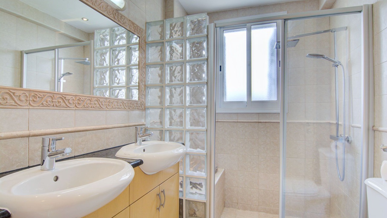 Photo of Bathroom in Polis