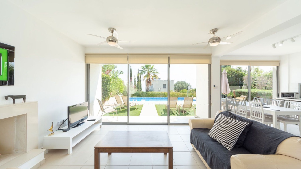 Photo of Livingroom in Latchi