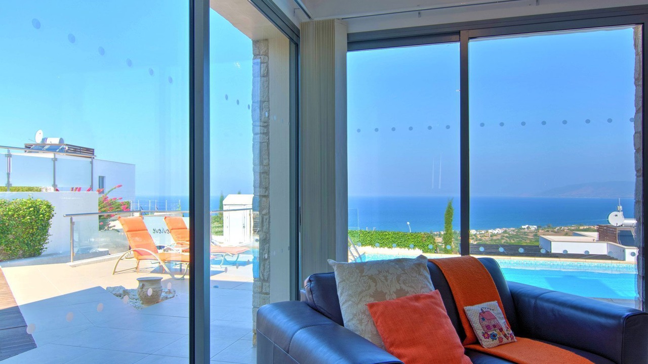 Photo of Livingroom in Latchi