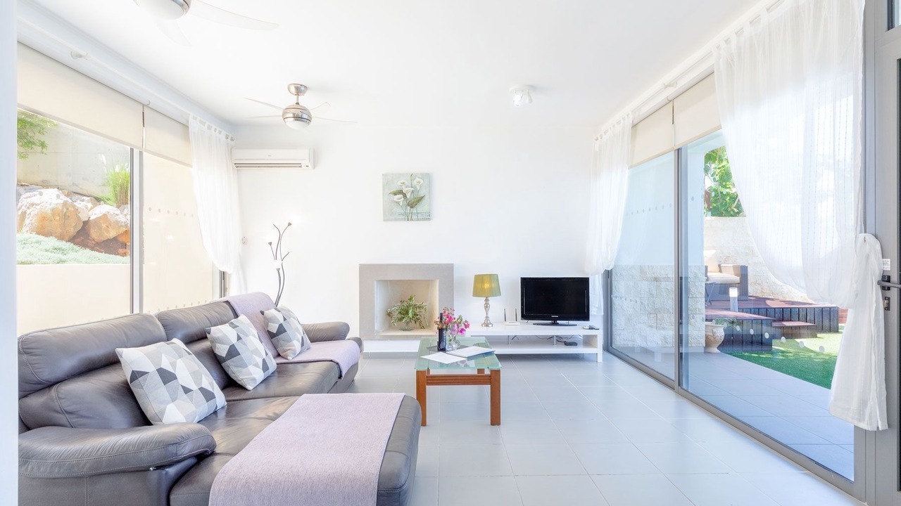 Photo of Livingroom in Latchi