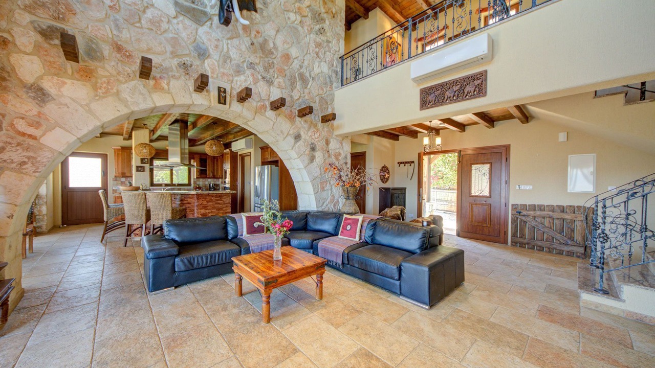 Photo of Livingroom in Latchi