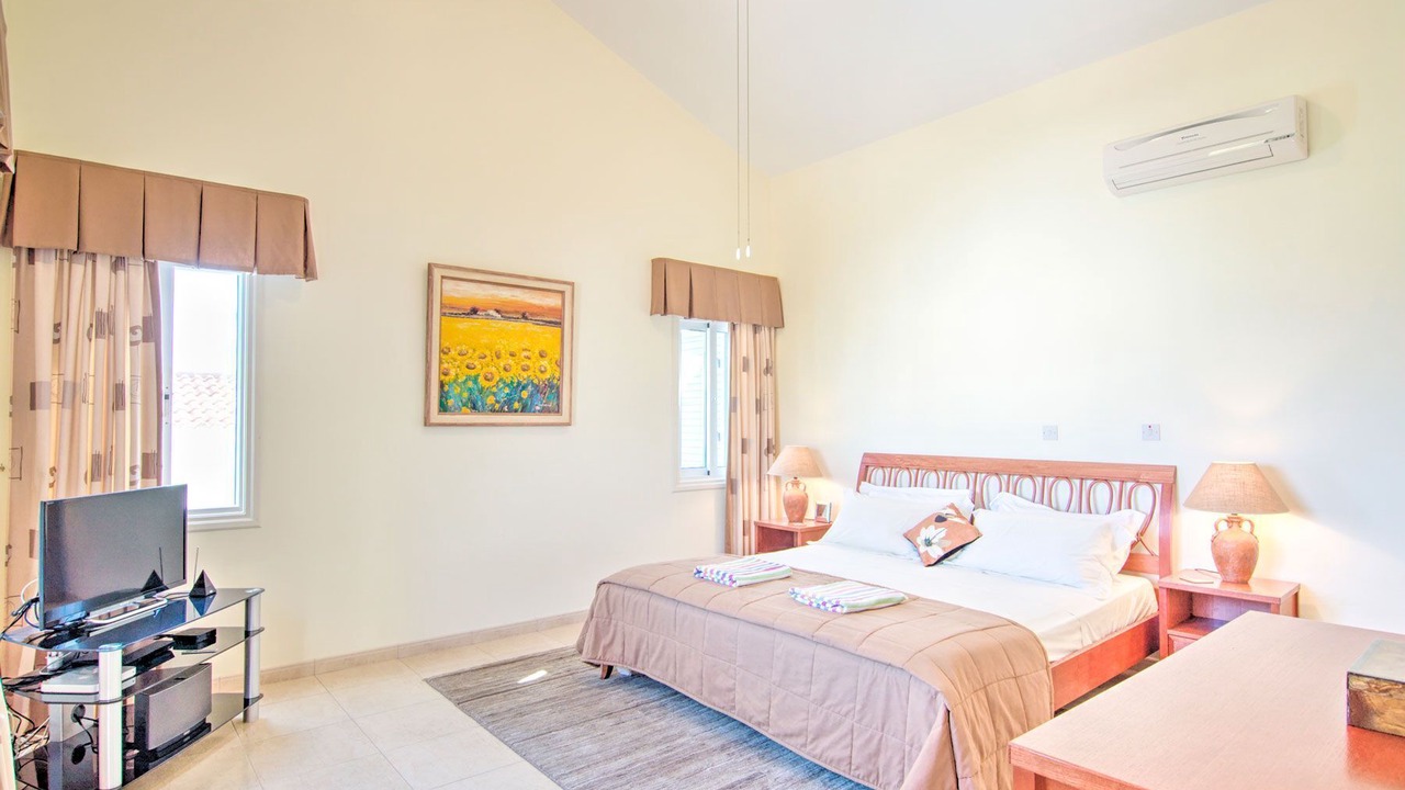 Photo of Bedroom in Latchi