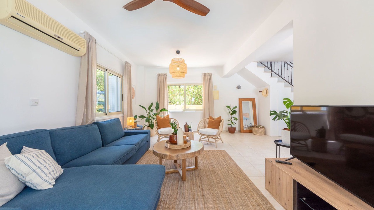 Photo of Livingroom in Latchi