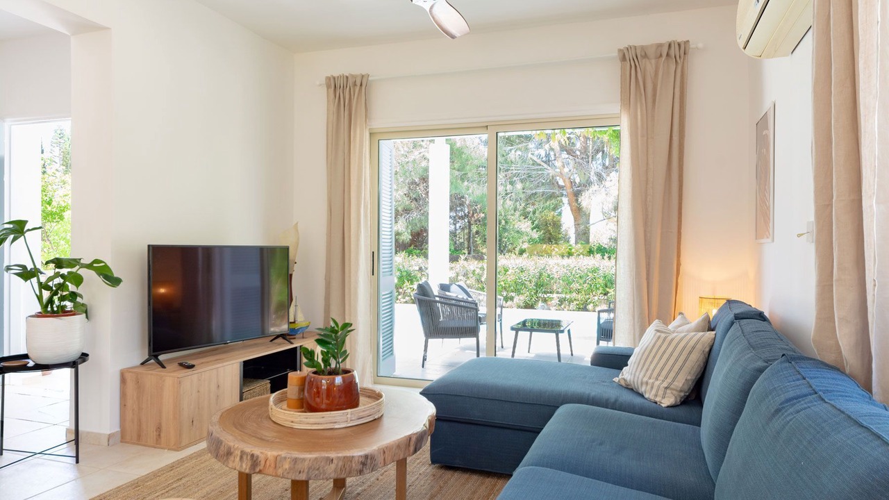 Photo of Livingroom in Latchi