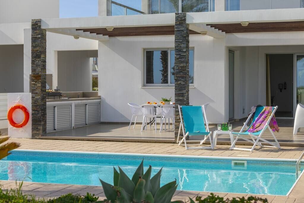 Photo of Outdoor in Pervolia