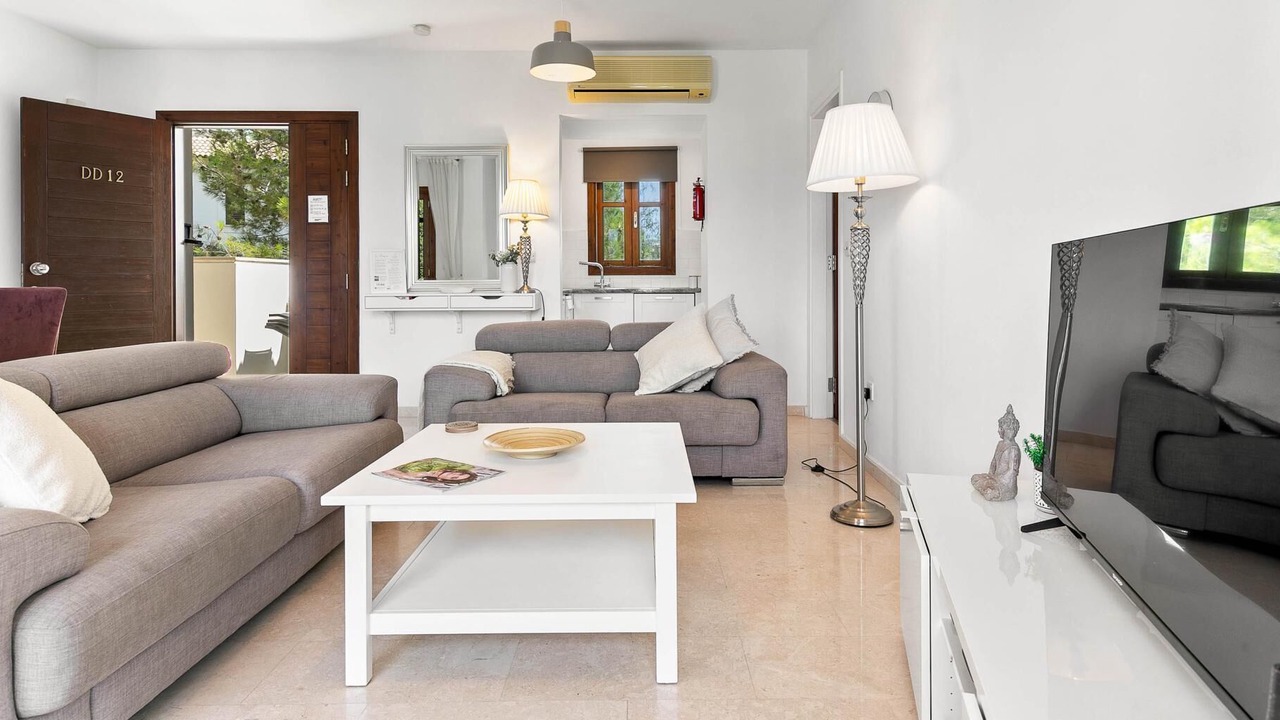 Photo of Livingroom in Aphrodite Hills