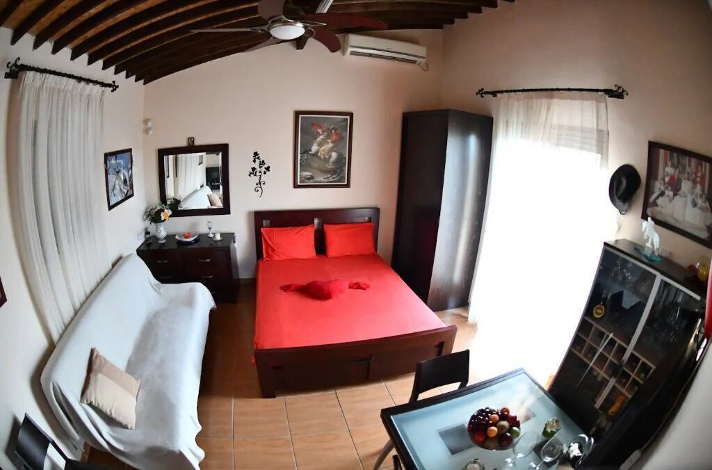 Photo of Bedroom in Politiko