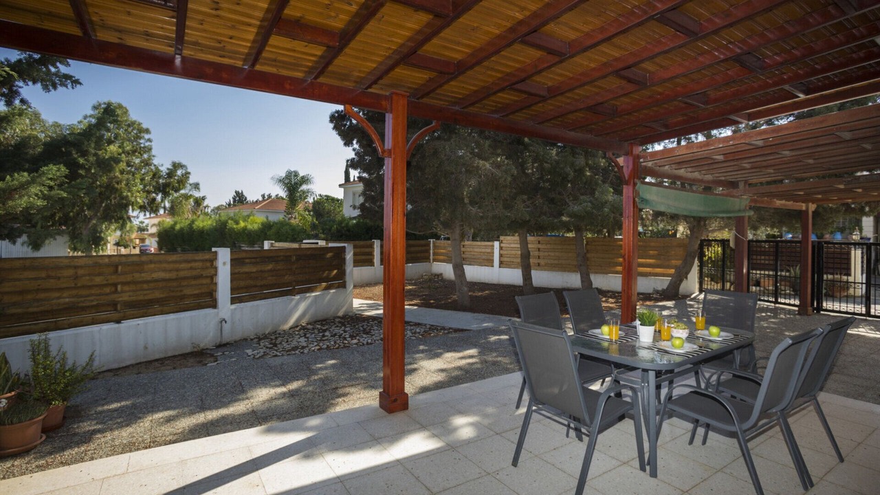 Photo of Outdoor in Pervolia