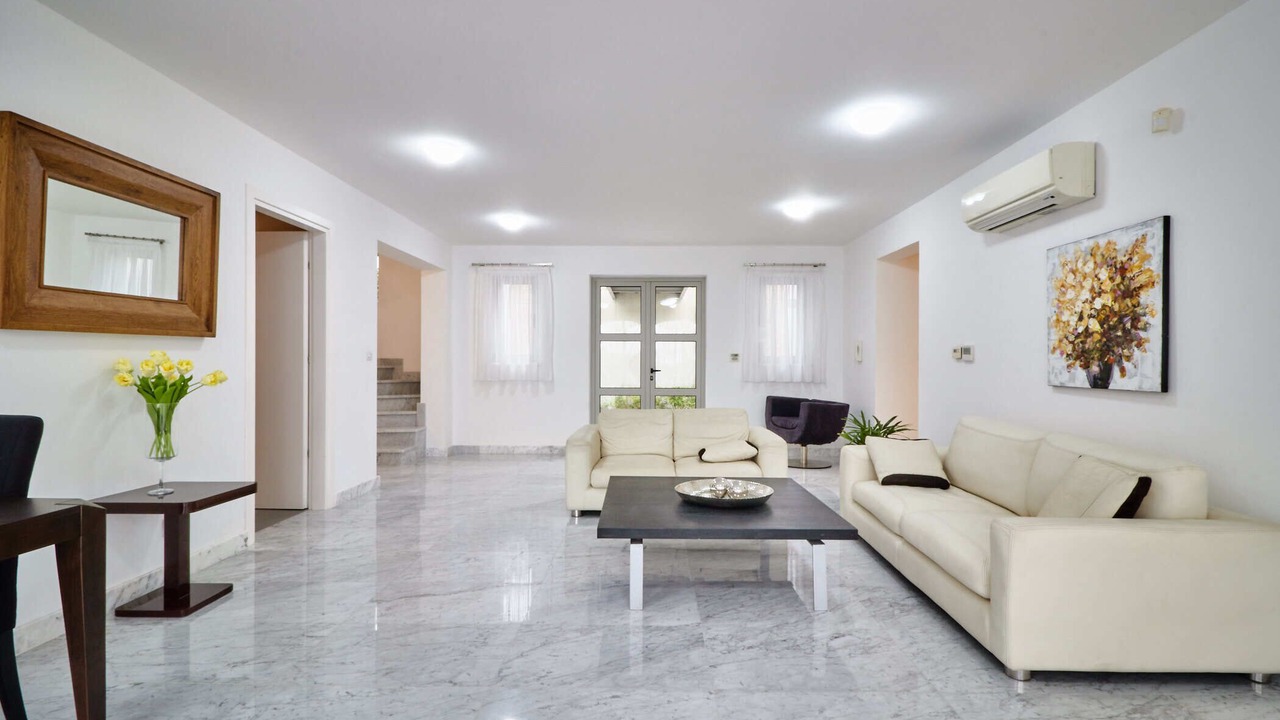 Photo of Livingroom in Latchi
