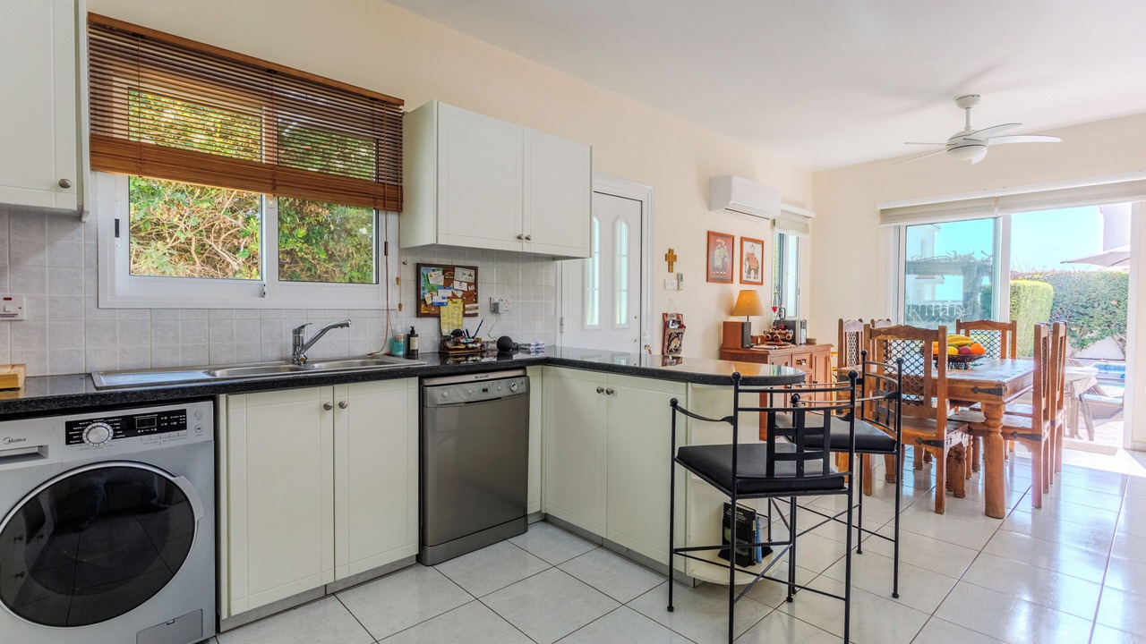 Photo of Kitchen in Peyia Town
