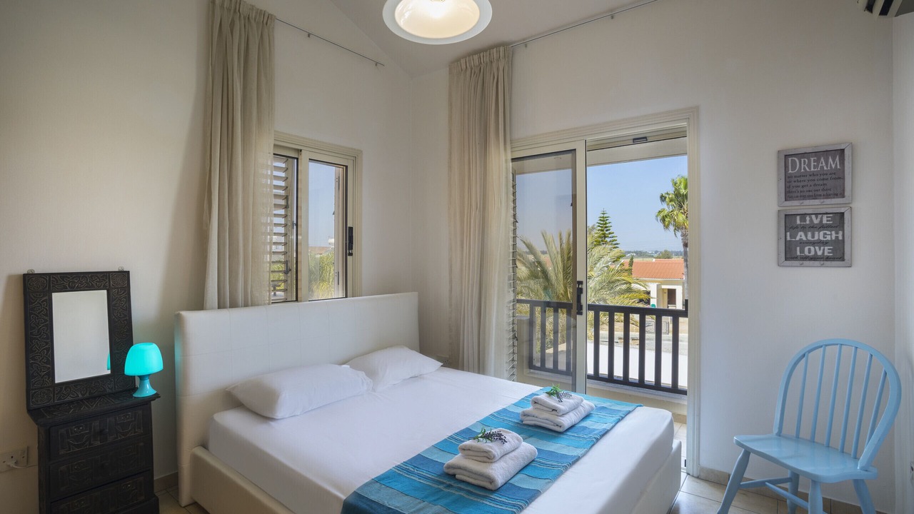 Photo of Bedroom in Meneou