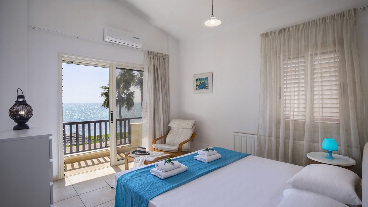 Photo of Bedroom in Meneou