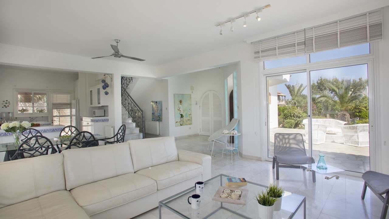Photo of Livingroom in Cape Greko
