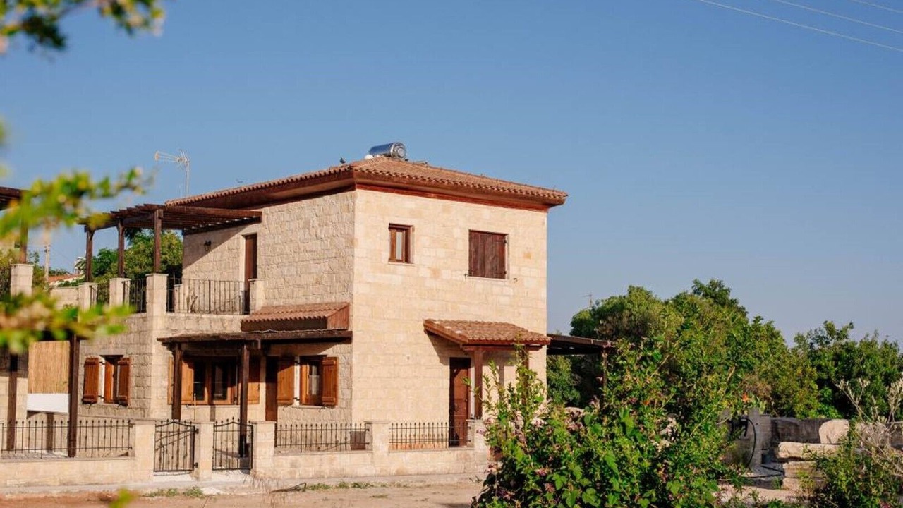 Photo of Outdoor in Anogyra