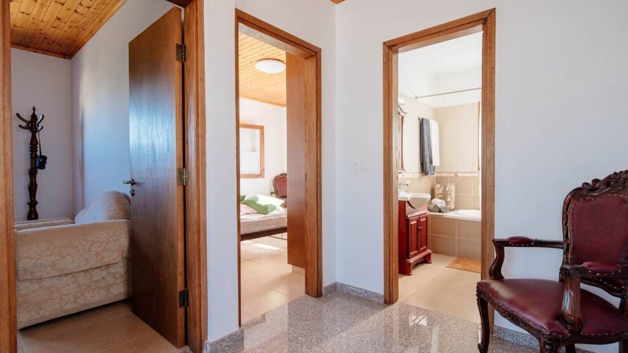 Photo of Bedroom in Anogyra