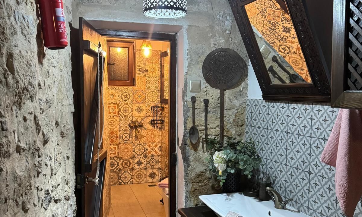 Photo of Bathroom in Kyrenia