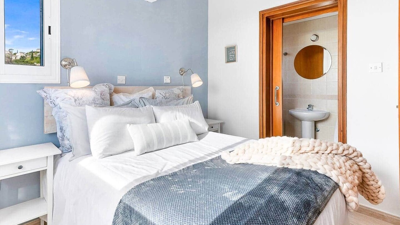 Photo of Bedroom in Peyia Town