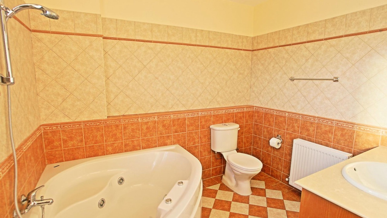 Photo of Bathroom in Pano Arodhes