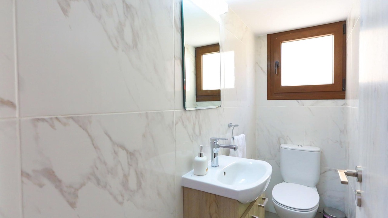 Photo of Bathroom in Meladeia