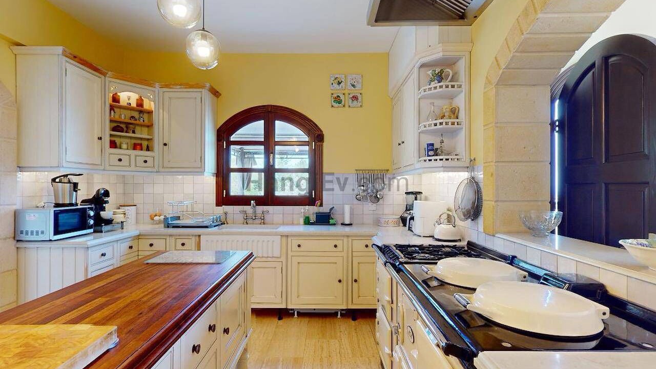 Photo of Kitchen in Kyrenia District