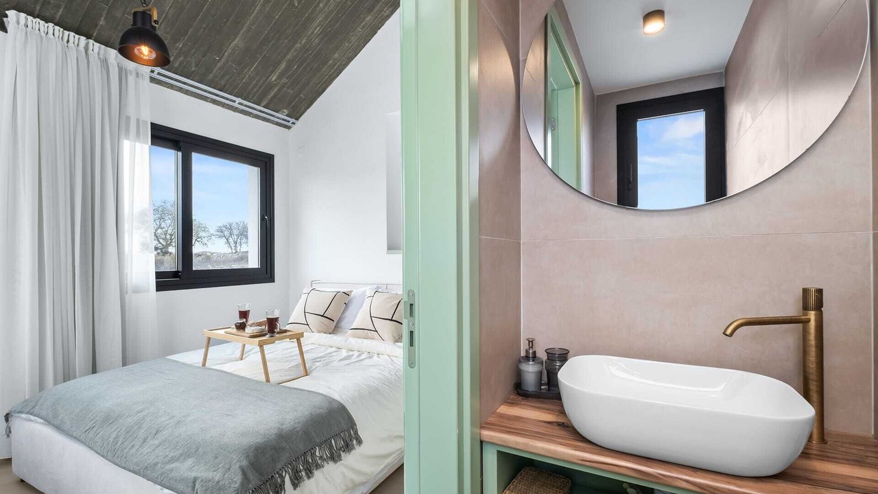Photo of Bedroom in Vasa Koilaniou