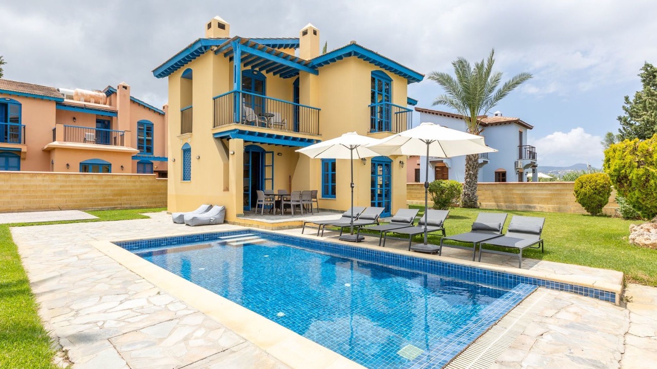 Photo of Outdoor in Polis