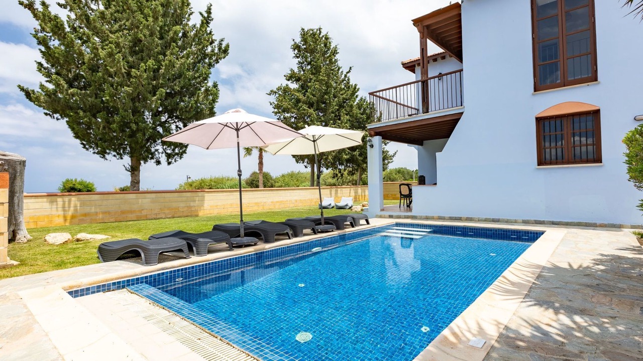 Photo of Outdoor in Polis