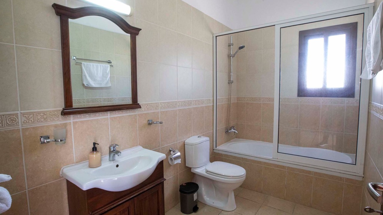 Photo of Bathroom in Kathikas