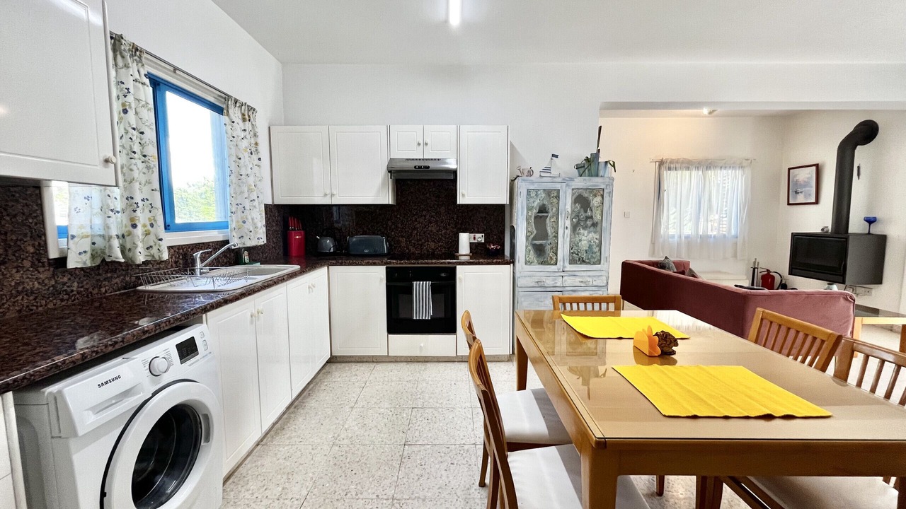 Photo of Kitchen in Pervolia
