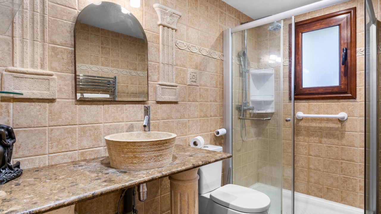 Photo of Bathroom in Lara