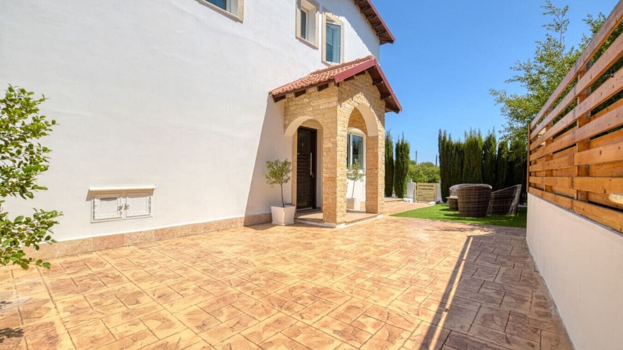 Photo of Patio Balcony in Pernera
