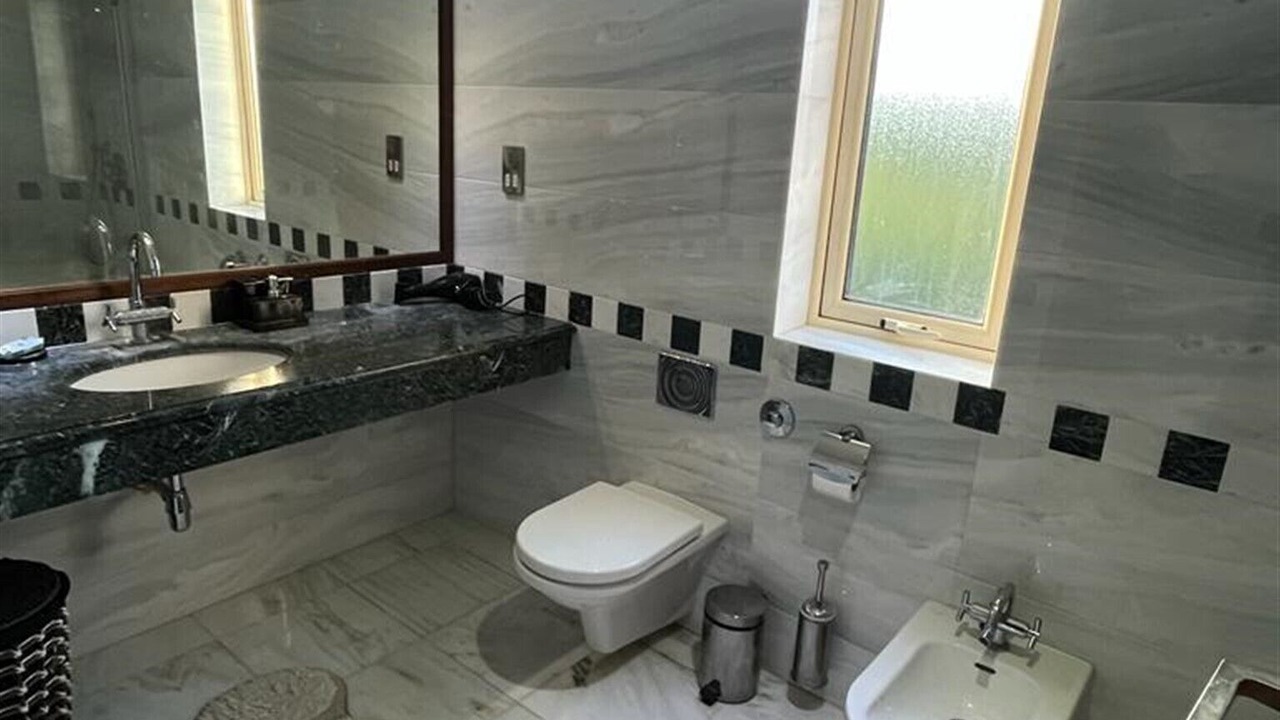 Photo of Bathroom in Neo Chorio