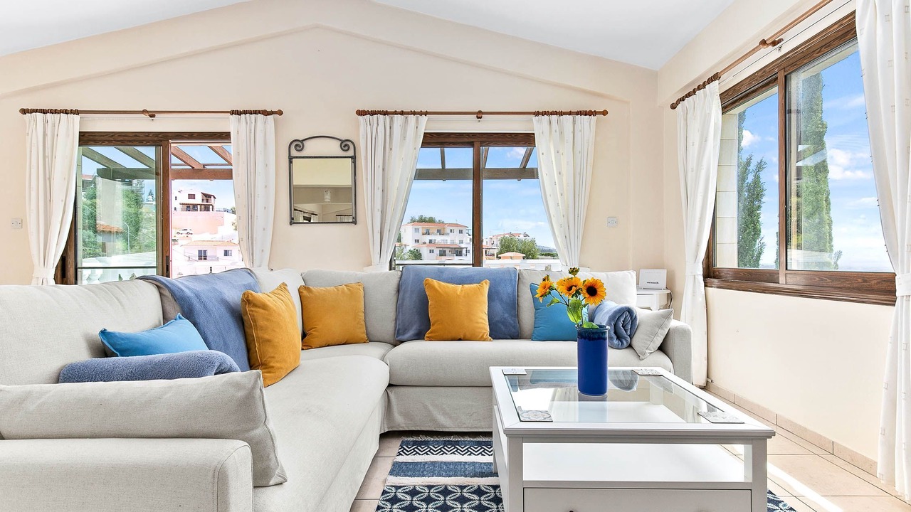 Photo of Livingroom in Peyia Town