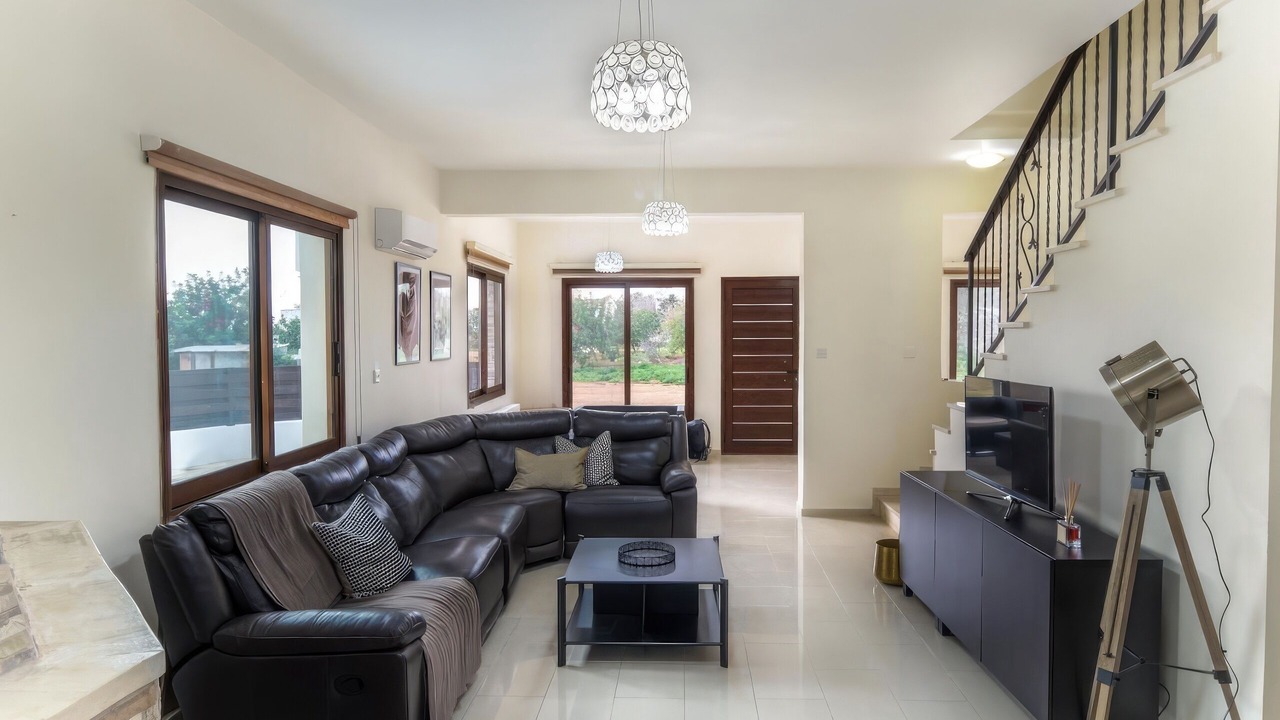 Photo of Livingroom in Tremithousa