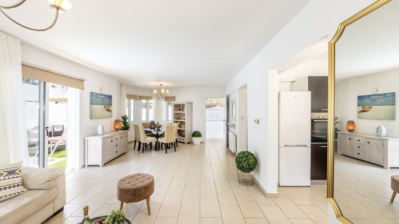 Photo of Livingroom in Pernera