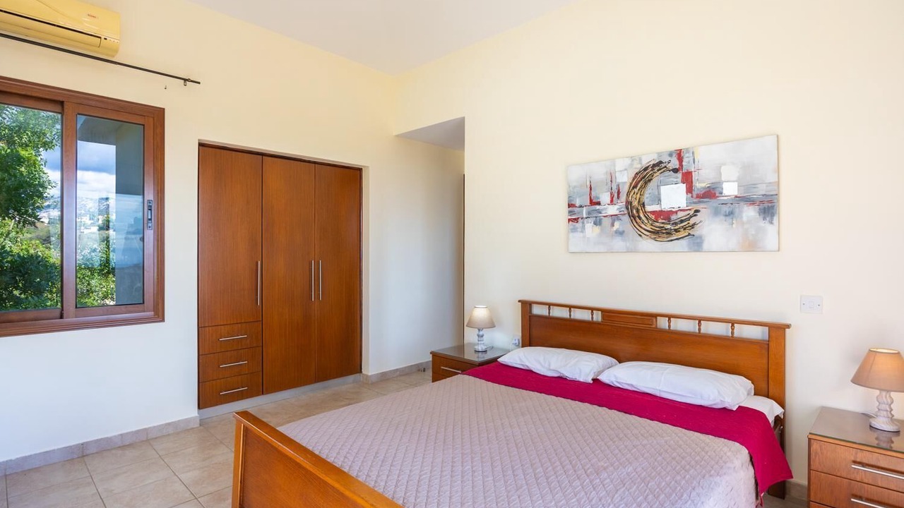 Photo of Bedroom in Peyia Town