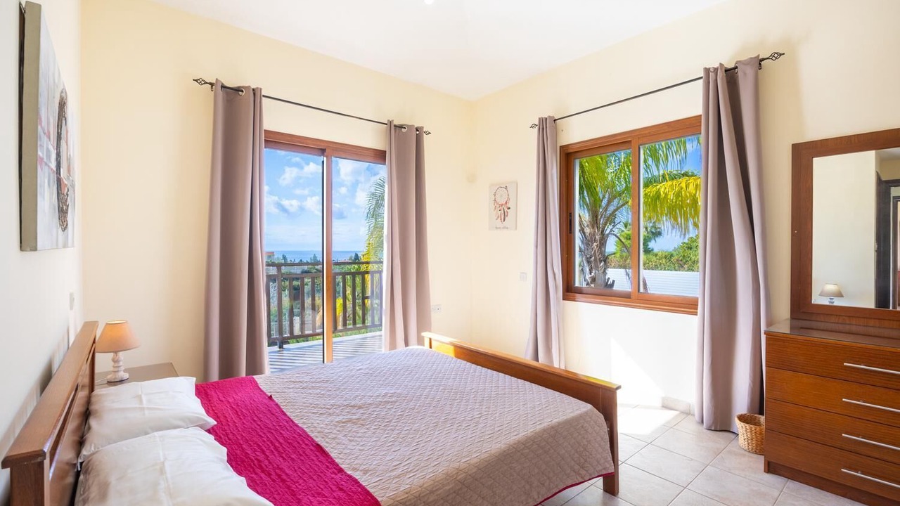 Photo of Bedroom in Peyia Town