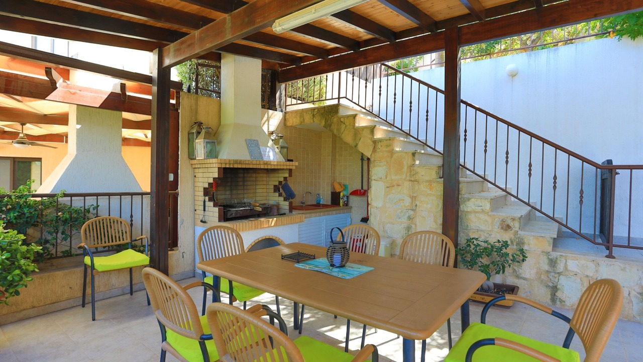 Photo of Outdoor in Latsi