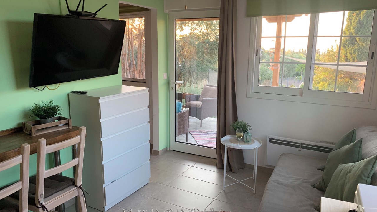 Photo of Livingroom in Polis
