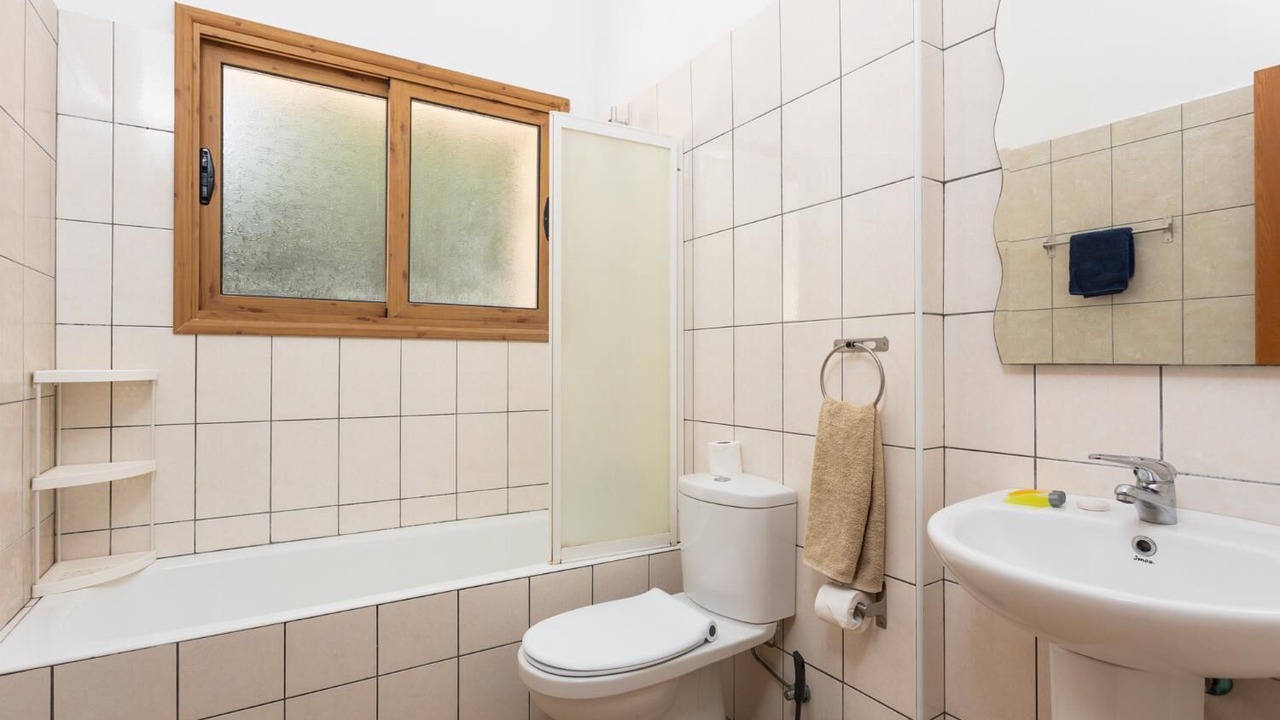 Photo of Bathroom in Polis
